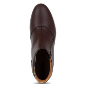 brown shoes